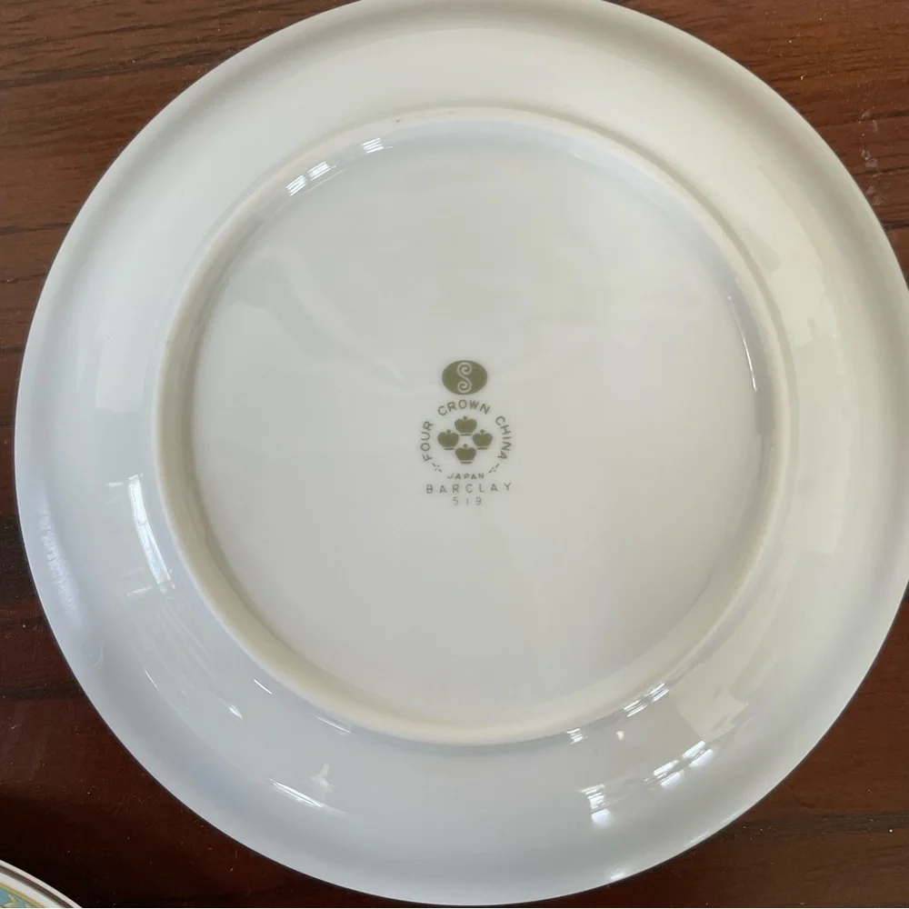 Four Crown China Barclay 519 4 place settings